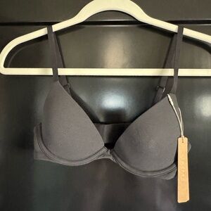 Skims Scoop Plunge Bra